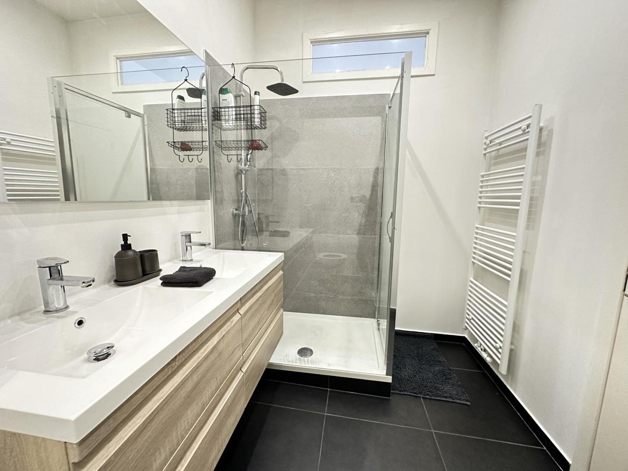 Trendy Flat In *