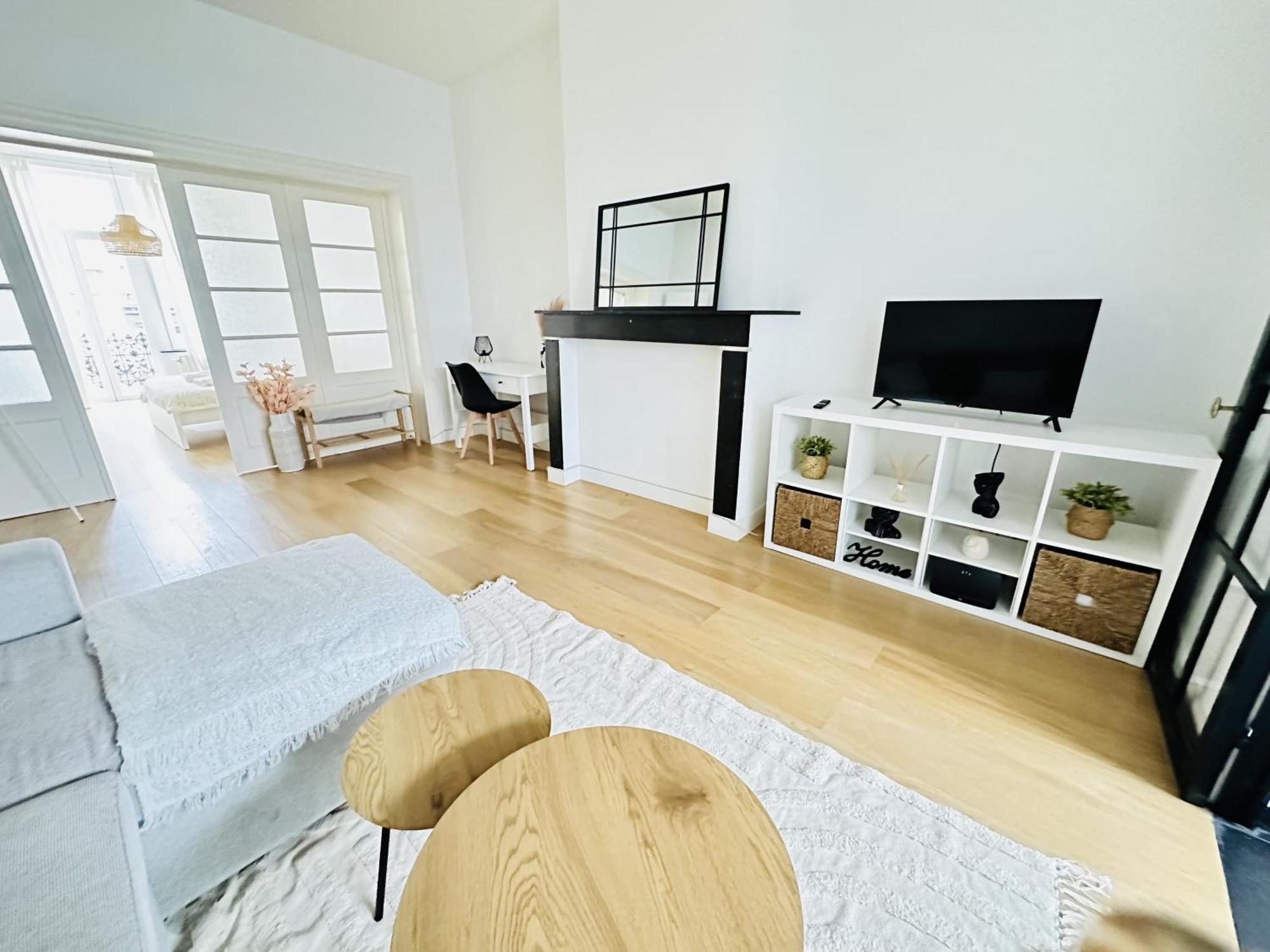 Trendy Flat In